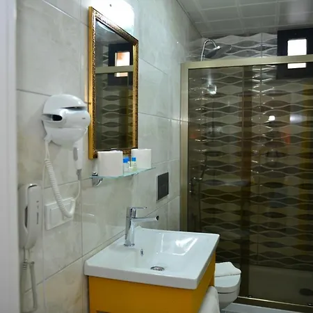 Yade Luxe Hotel 2*