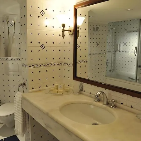 Yade Luxe 2* Ичмелер