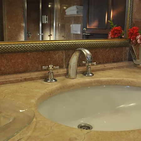Yade Luxe Hotel